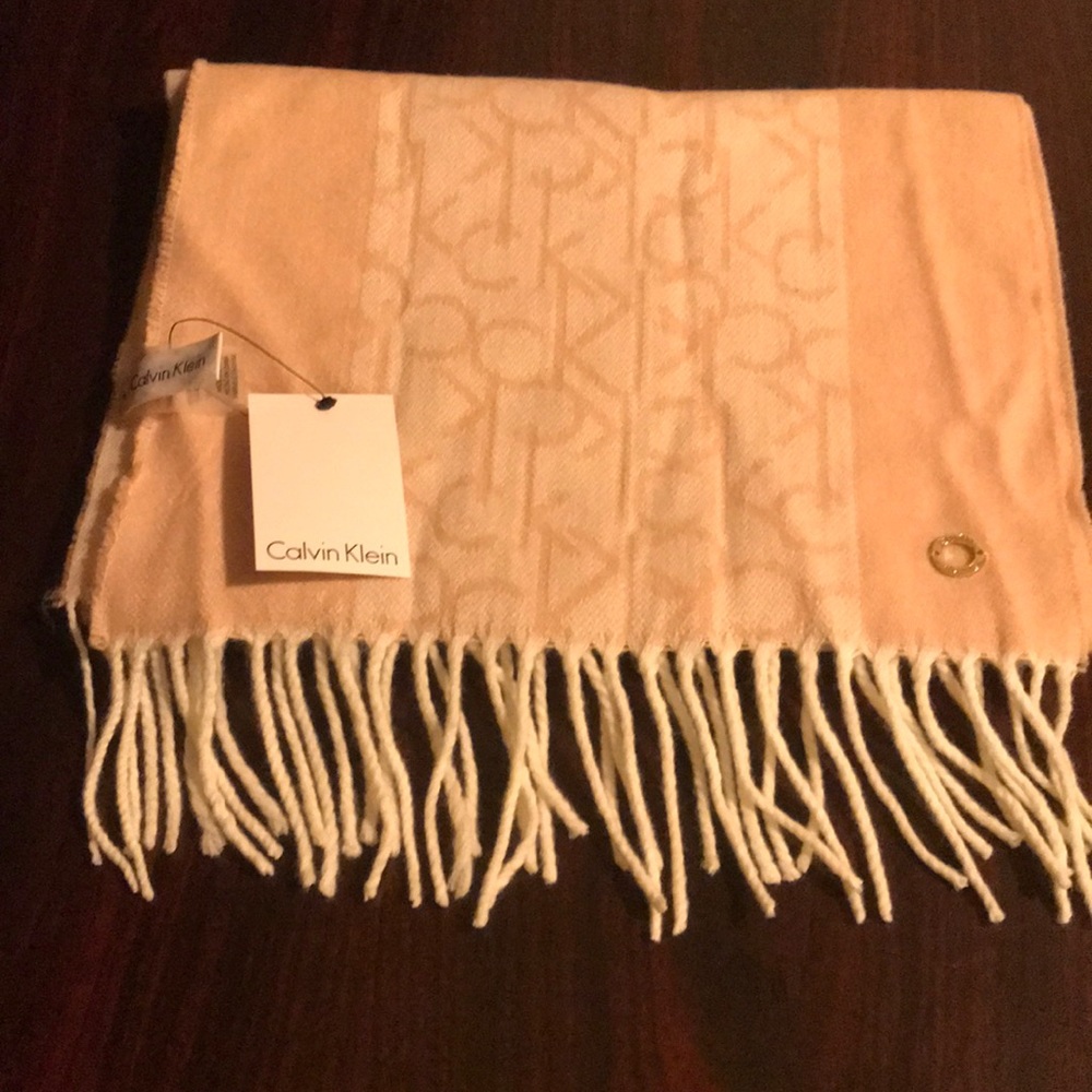 Calvin Klein scarf-blush